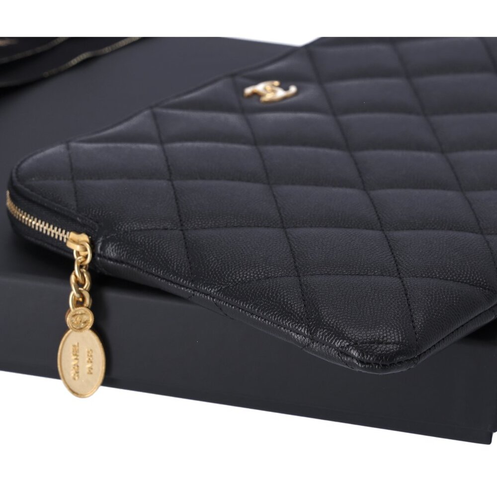 CHANEL Matelasse Clutch Bag Quilted Zip Pouch Black Caviar Leather Full Set - Picture 4 of 9
